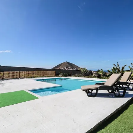 Cute With Views And Pool