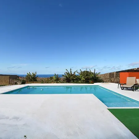 Cute With Views And Pool